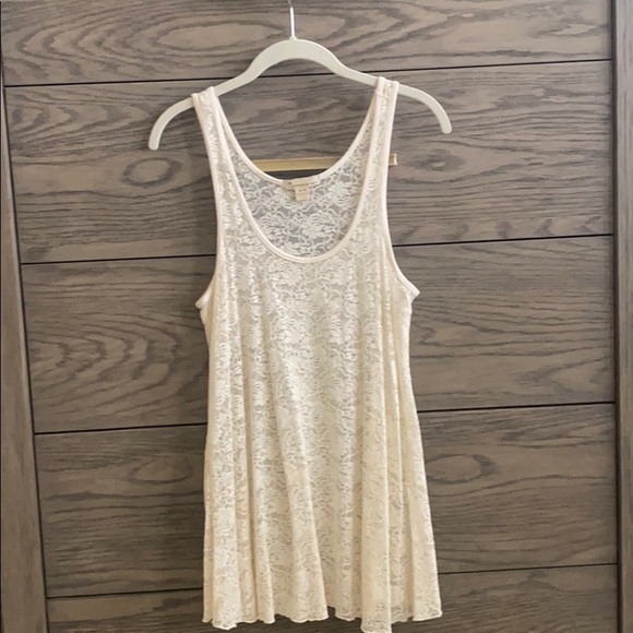 Lace patterned off-white / ivory flowy tank top - Picture 1 of 2